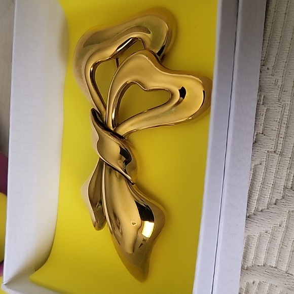 Vintage GoldTone Monet Brooch